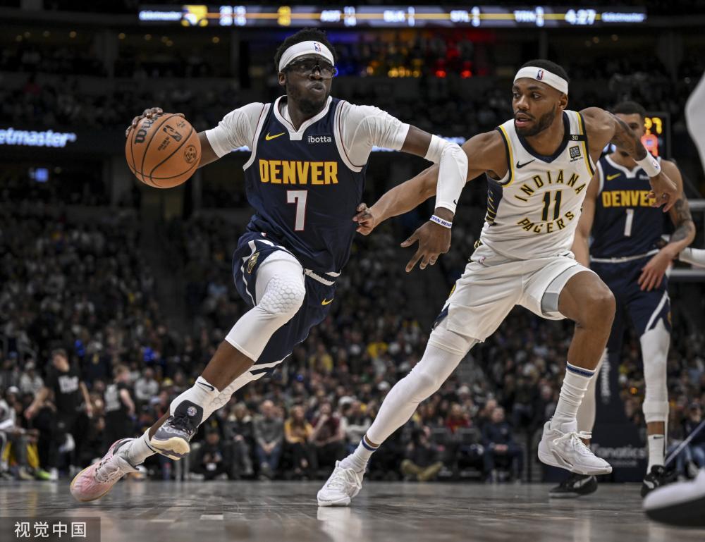 歐聯杯附加賽次回合那不勒斯2-4巴塞羅那 德容世界波建功奧巴梅揚破門.